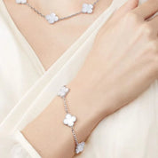 PULSERA TRÉBOL SILVER WHITE